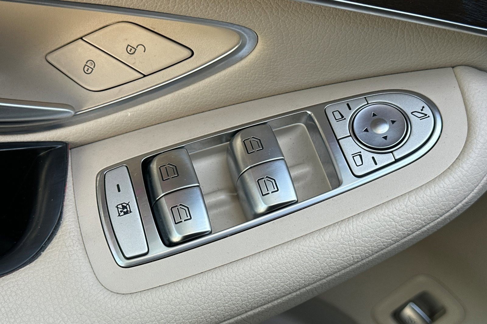 Used 2021 Mercedes-Benz GLC 300 image 12