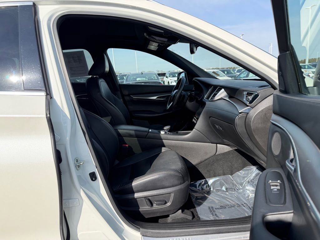 Used 2022 INFINITI QX50 Luxe w/ Appearance Package image 23