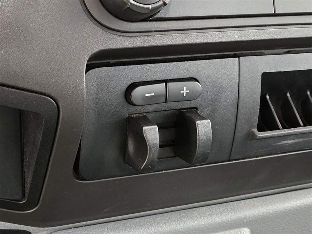 Used 2011 Ford F250 XL w/ Skid Plate Pkg image 29