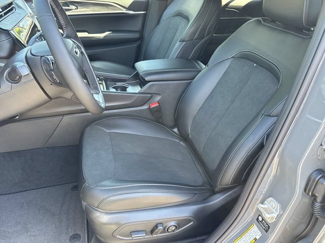 New 2027 Jeep Grand Cherokee Altitude AWD/4WD image 9