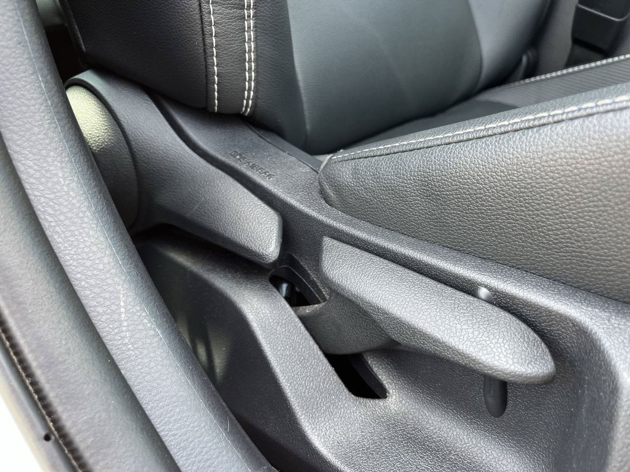 Used 2025 Toyota Camry SE FWD image 25