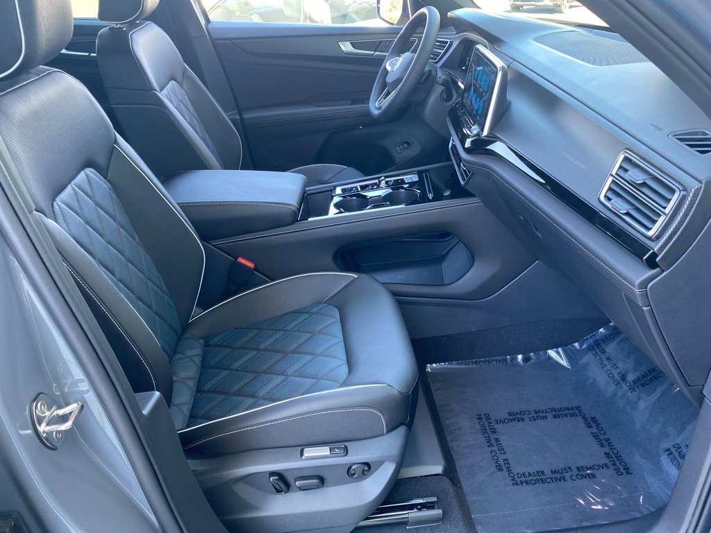 New 2025 Volkswagen Atlas Cross Sport SEL Premium R-Line image 23