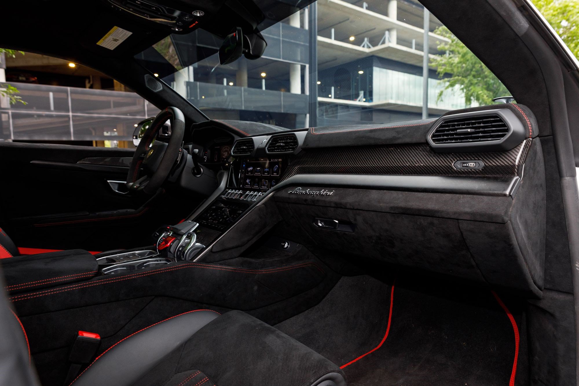 Used 2024 Lamborghini Urus Performante AWD/4WD image 14