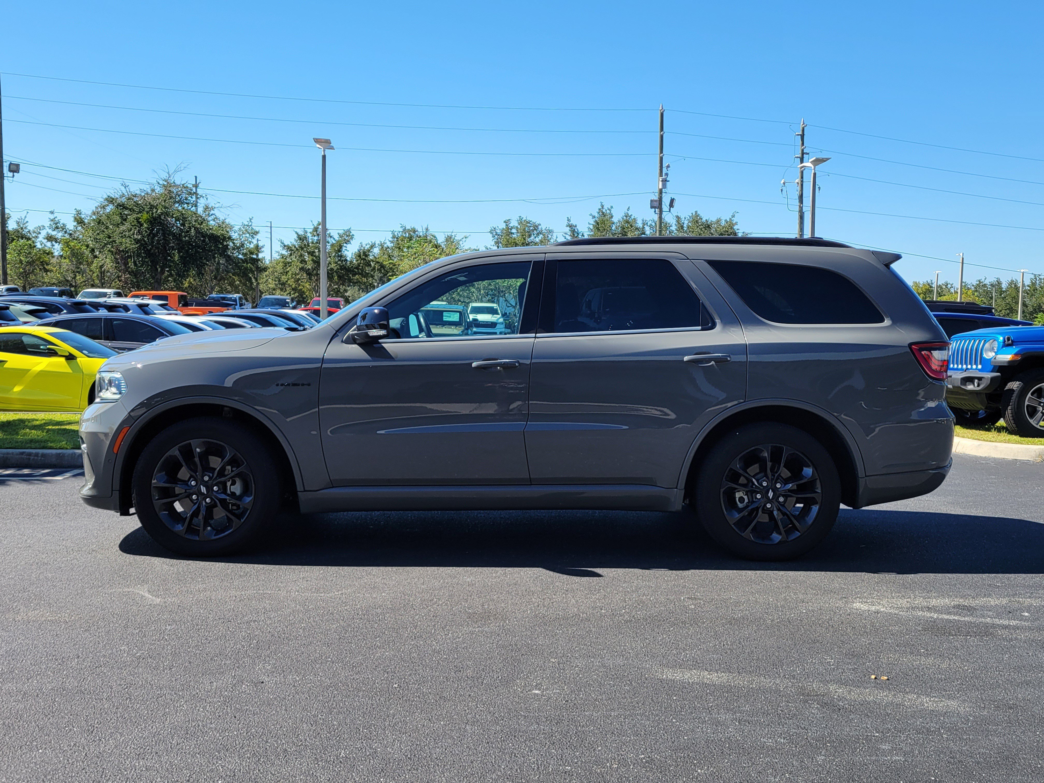 Used 2025 Dodge Durango R/T AWD/4WD image 4