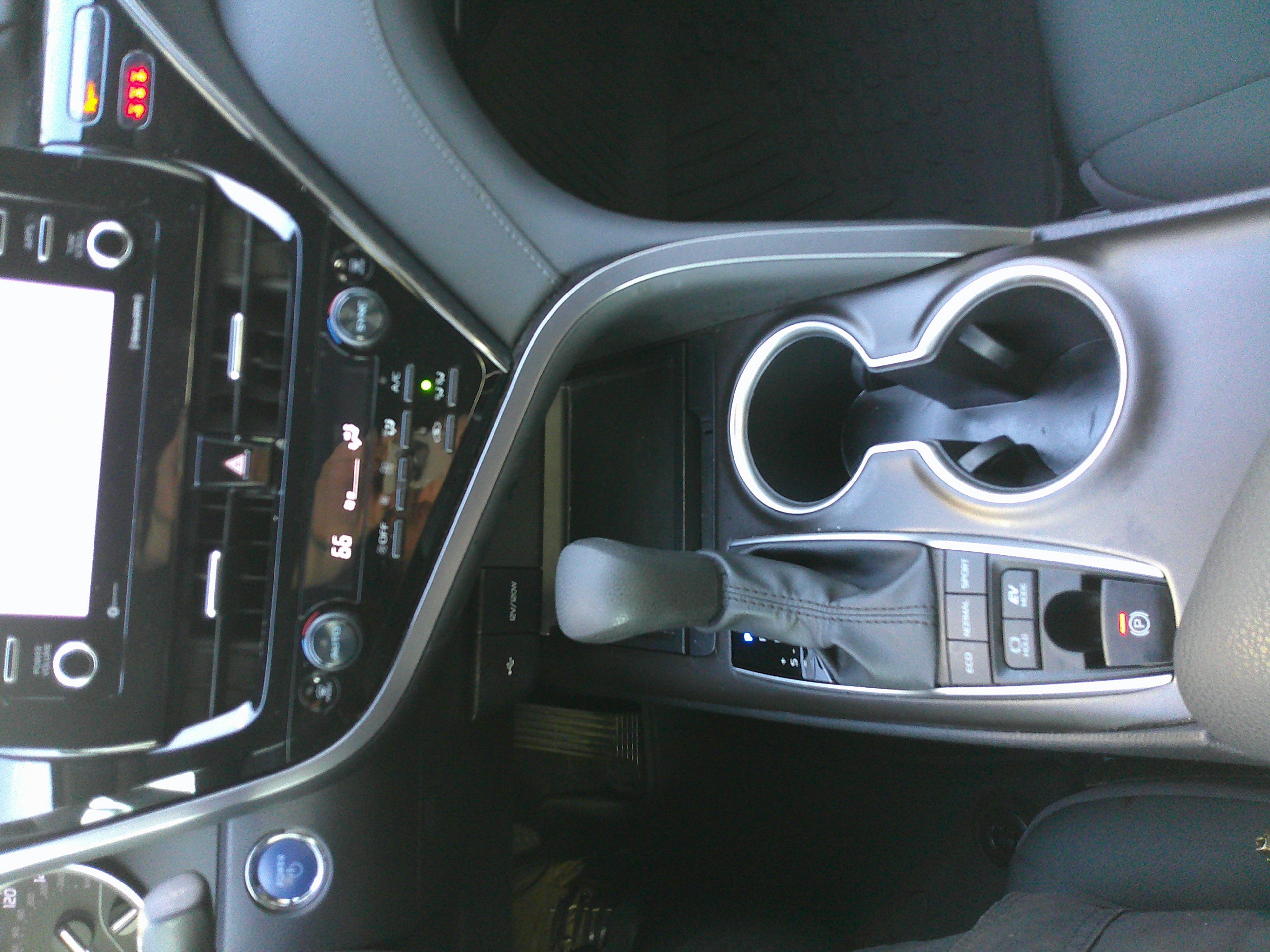 Used 2022 Toyota Camry LE image 27