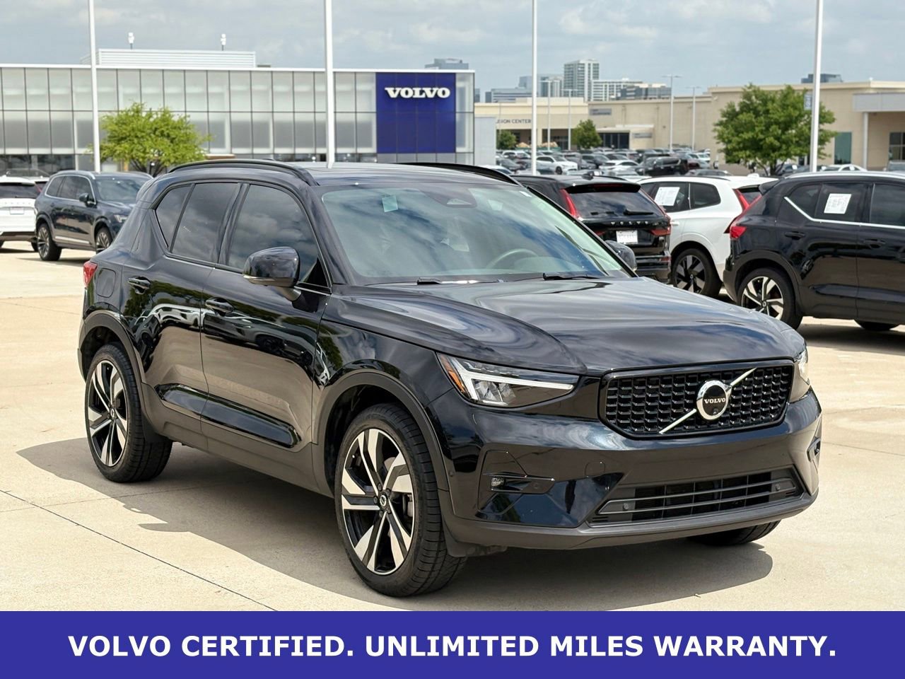 Certified 2024 Volvo XC40 B5 Plus image 5