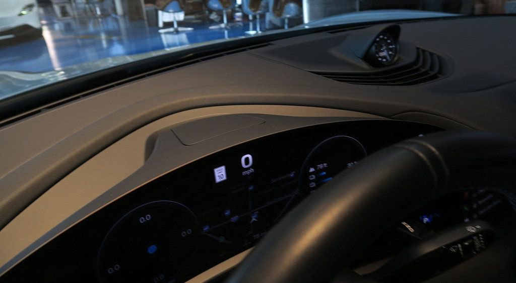 Used 2022 Porsche Taycan image 22