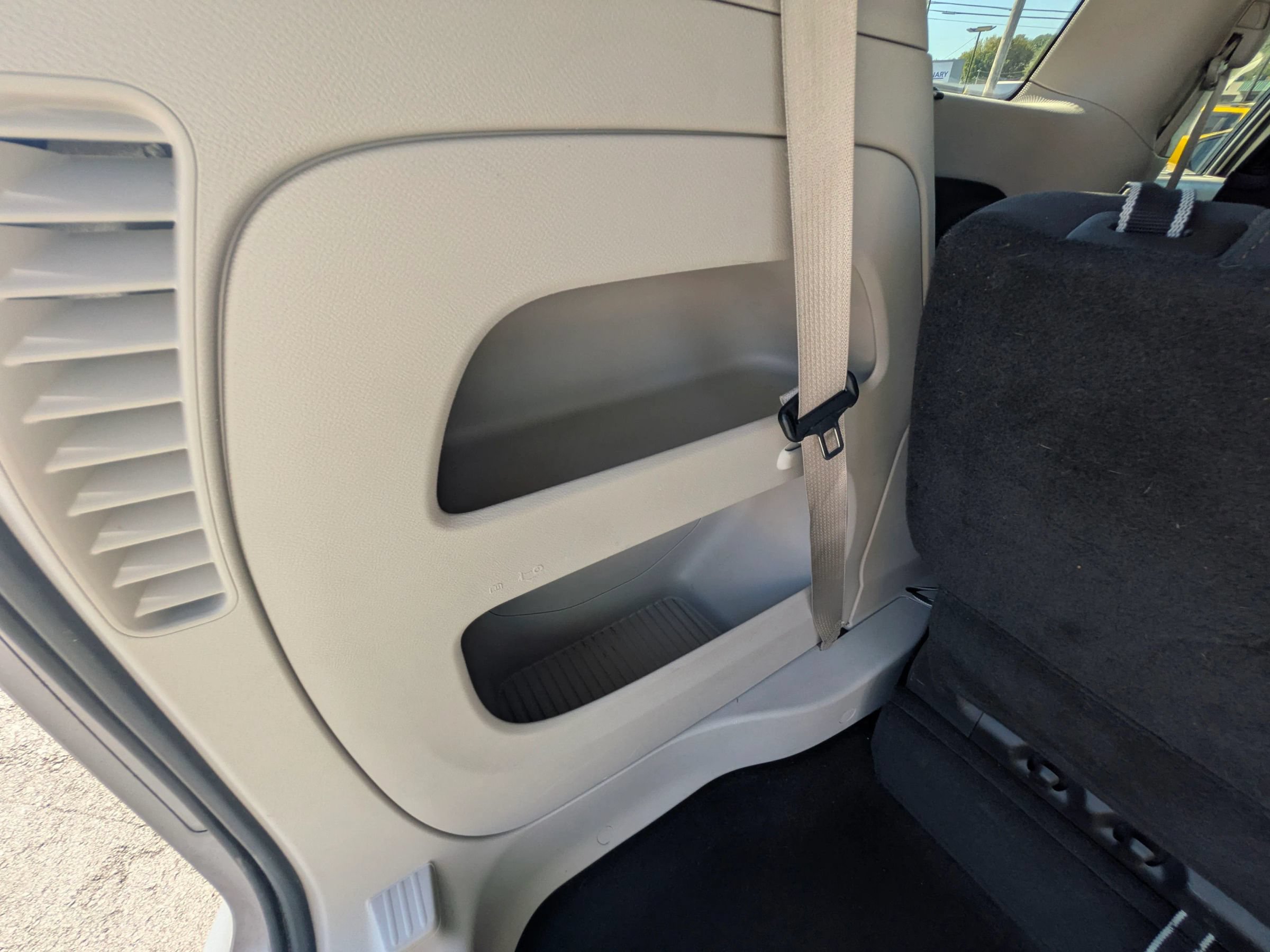 Used 2017 Chrysler Pacifica Touring Plus w/ Tire & Wheel Group FWD image 37
