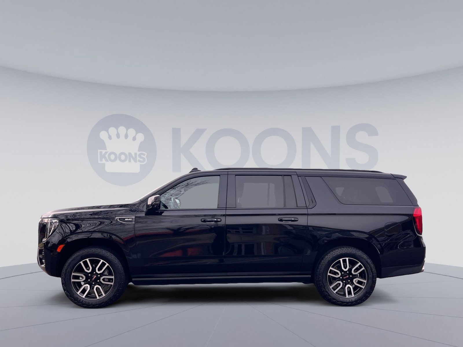 Used 2023 GMC Yukon XL AT4 w/ AT4 Premium Package image 2