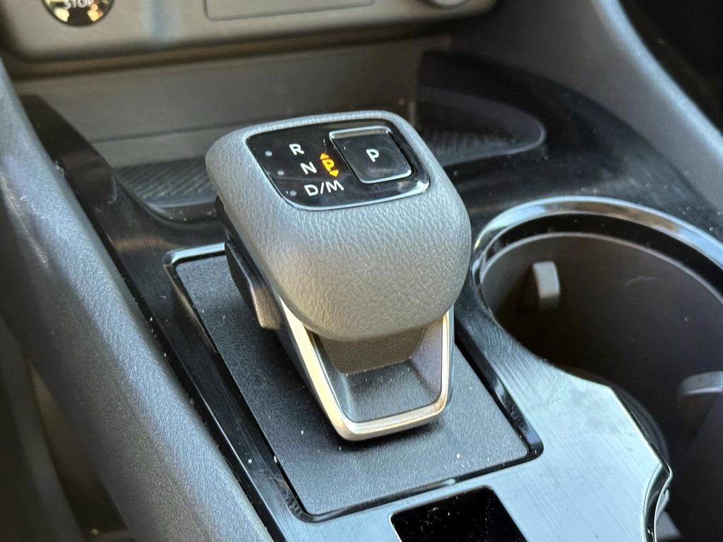 Certified 2025 Nissan Rogue SV image 30