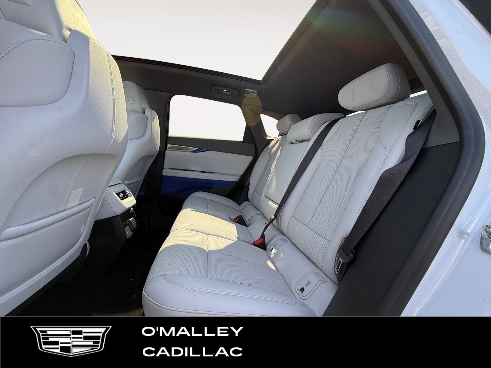 New 2027 Cadillac Optiq Premium Luxury w/ LPO, Floor Liner Package AWD/4WD image 11