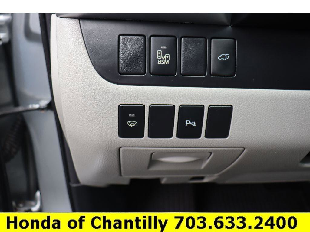 Used 2016 Toyota Highlander Limited image 24
