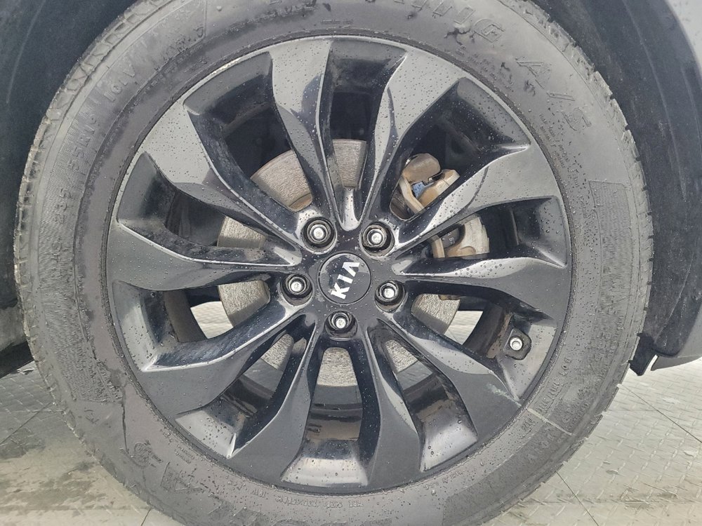 Used 2020 Kia Sorento S image 31