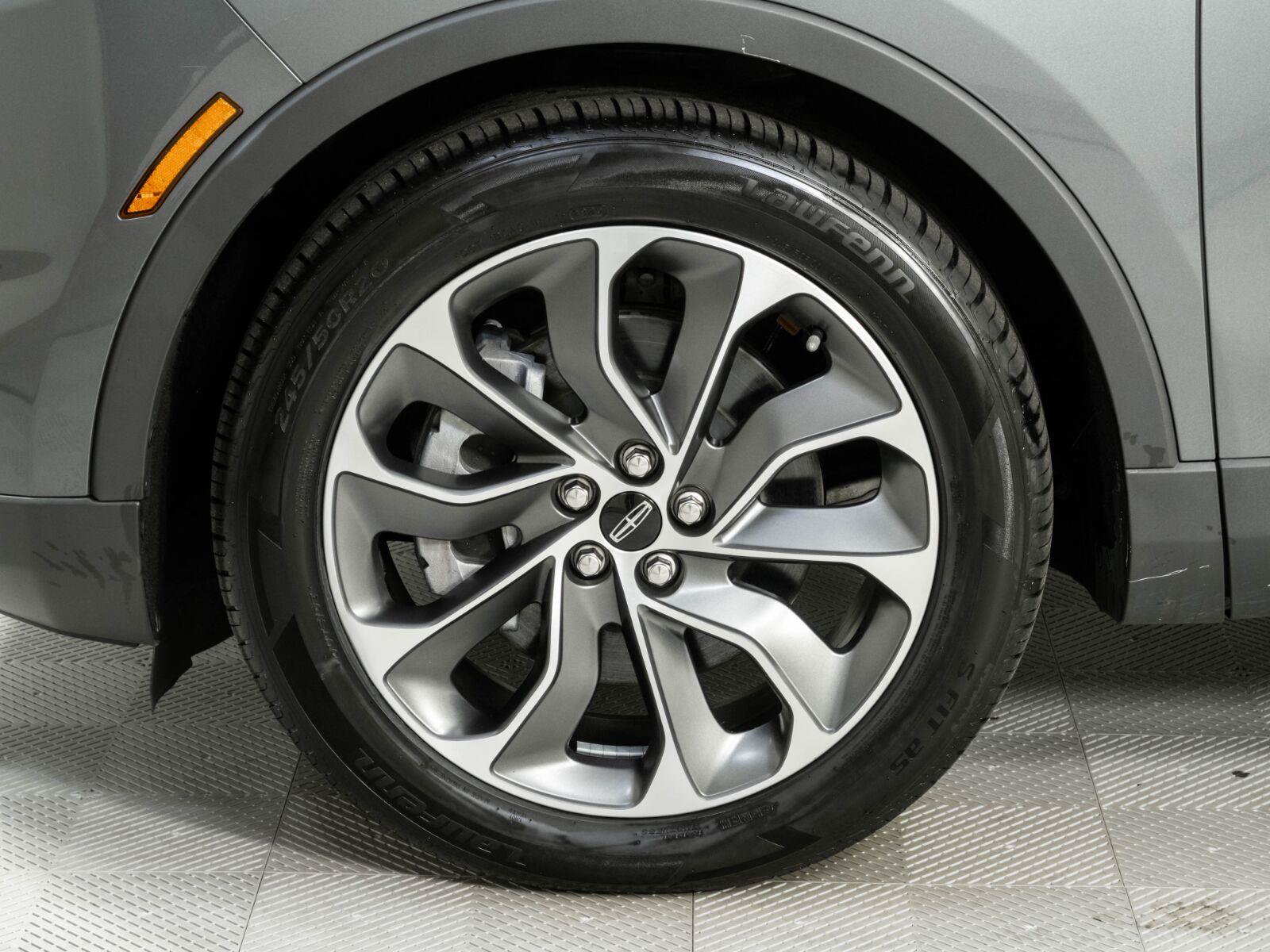 Used 2022 Lincoln Nautilus Reserve AWD/4WD image 38