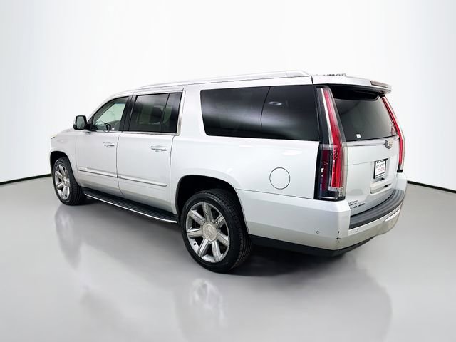 Used 2017 Cadillac Escalade ESV Luxury AWD/4WD image 5