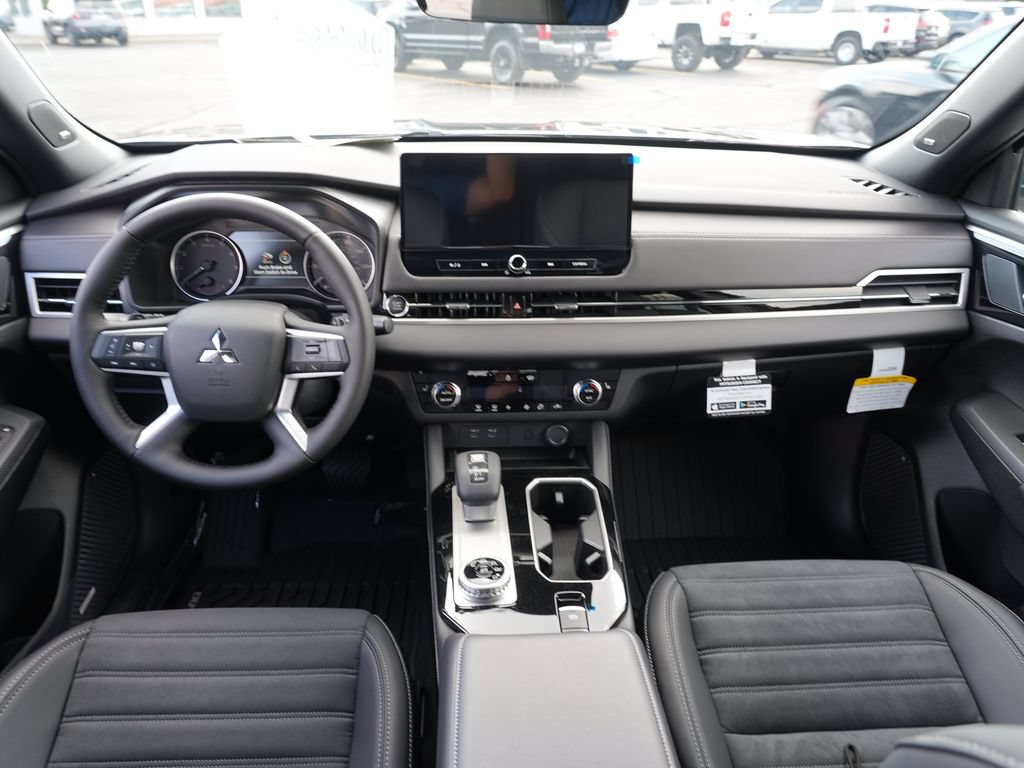 New 2026 Mitsubishi Outlander LE AWD/4WD image 24