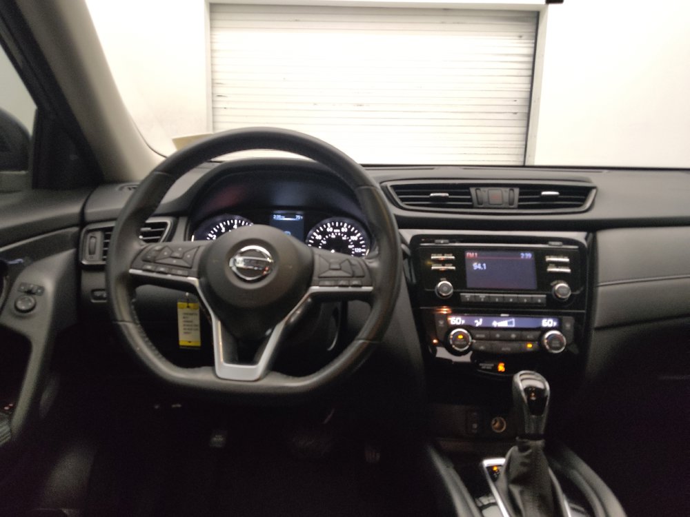 Used 2017 Nissan Rogue SV FWD image 22