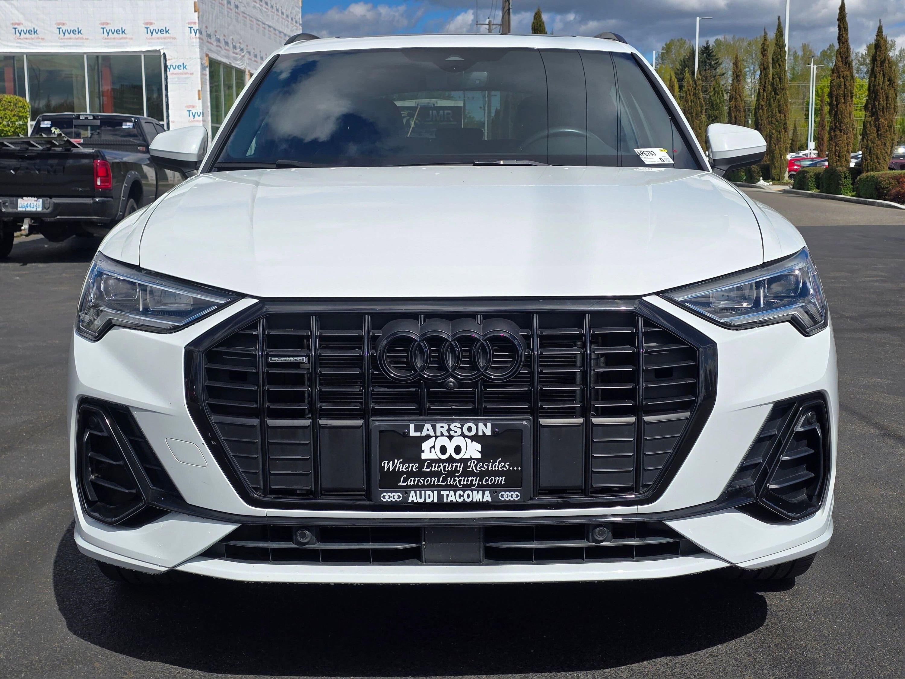 Used 2023 Audi Q3 2.0T Premium Plus w/ Premium Plus Package AWD/4WD image 8