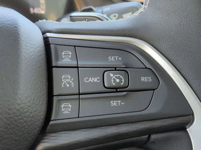 New 2025 Jeep Grand Cherokee Laredo X w/ Luxury Tech Group I AWD/4WD image 25