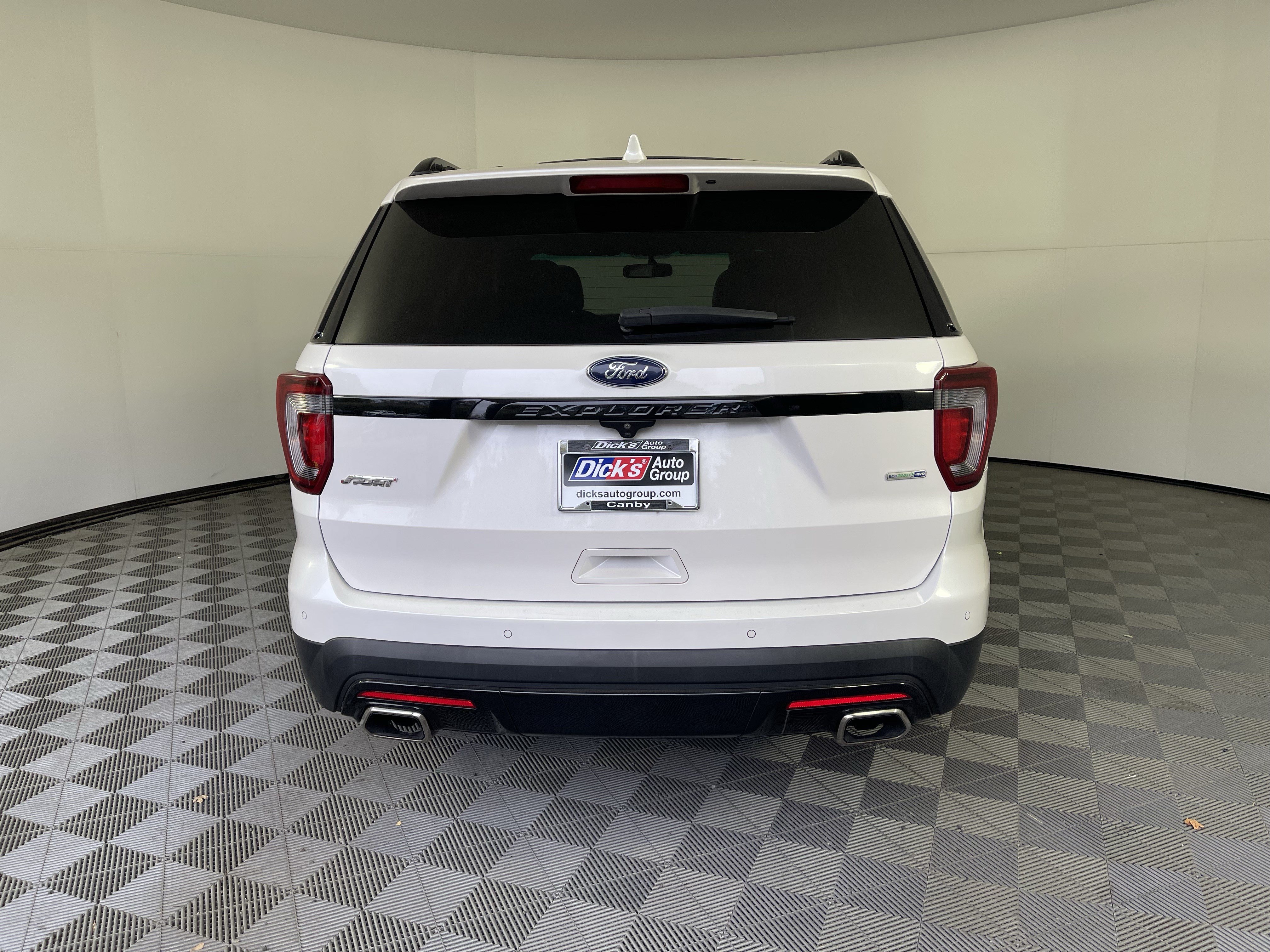 Used 2016 Ford Explorer Sport w/ Equipment Group 401A AWD/4WD image 4