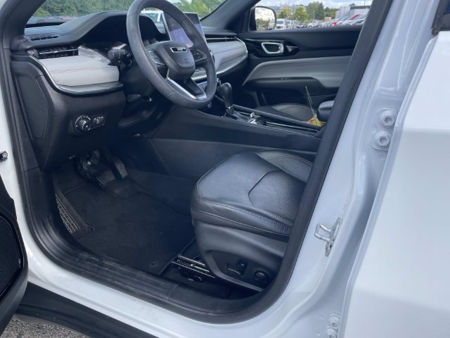 Used 2023 Jeep Compass Limited AWD/4WD image 24