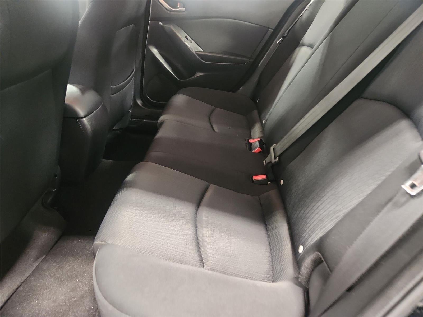 Used 2016 MAZDA MAZDA3 i Sport FWD image 22