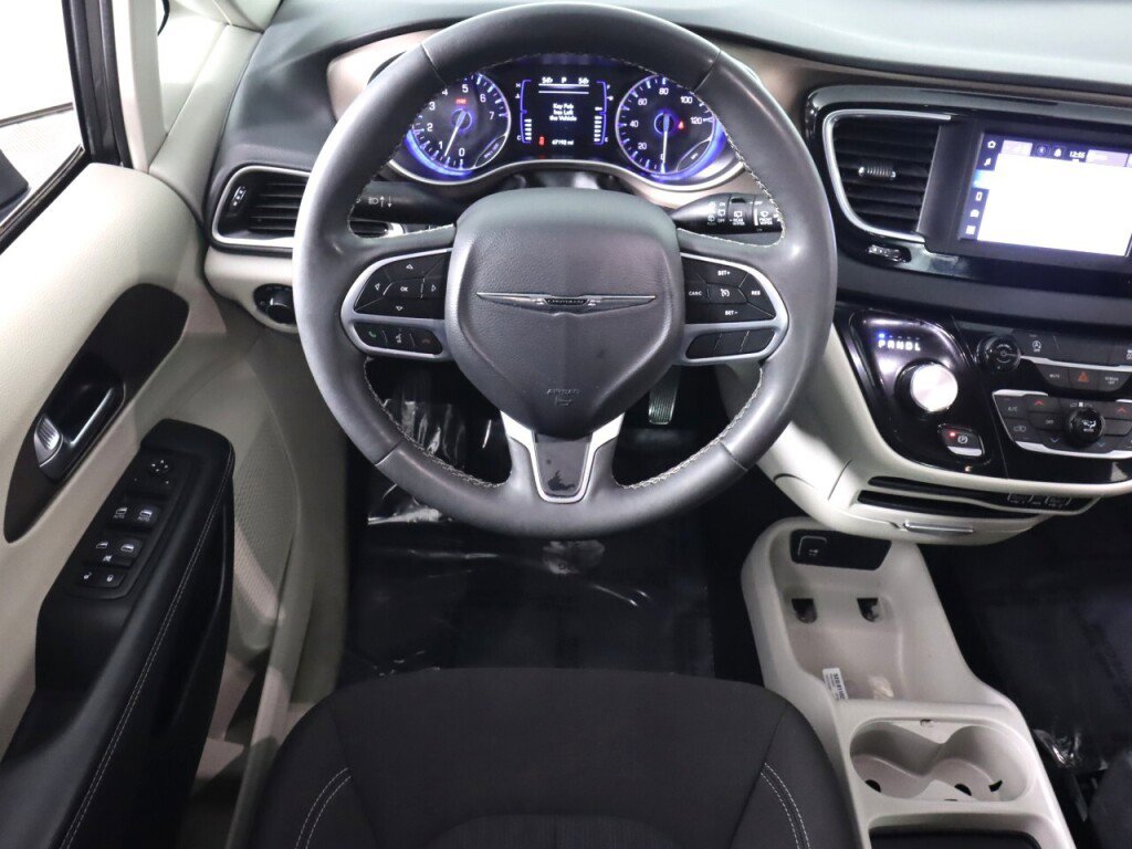 Used 2023 Chrysler Voyager LX FWD image 28