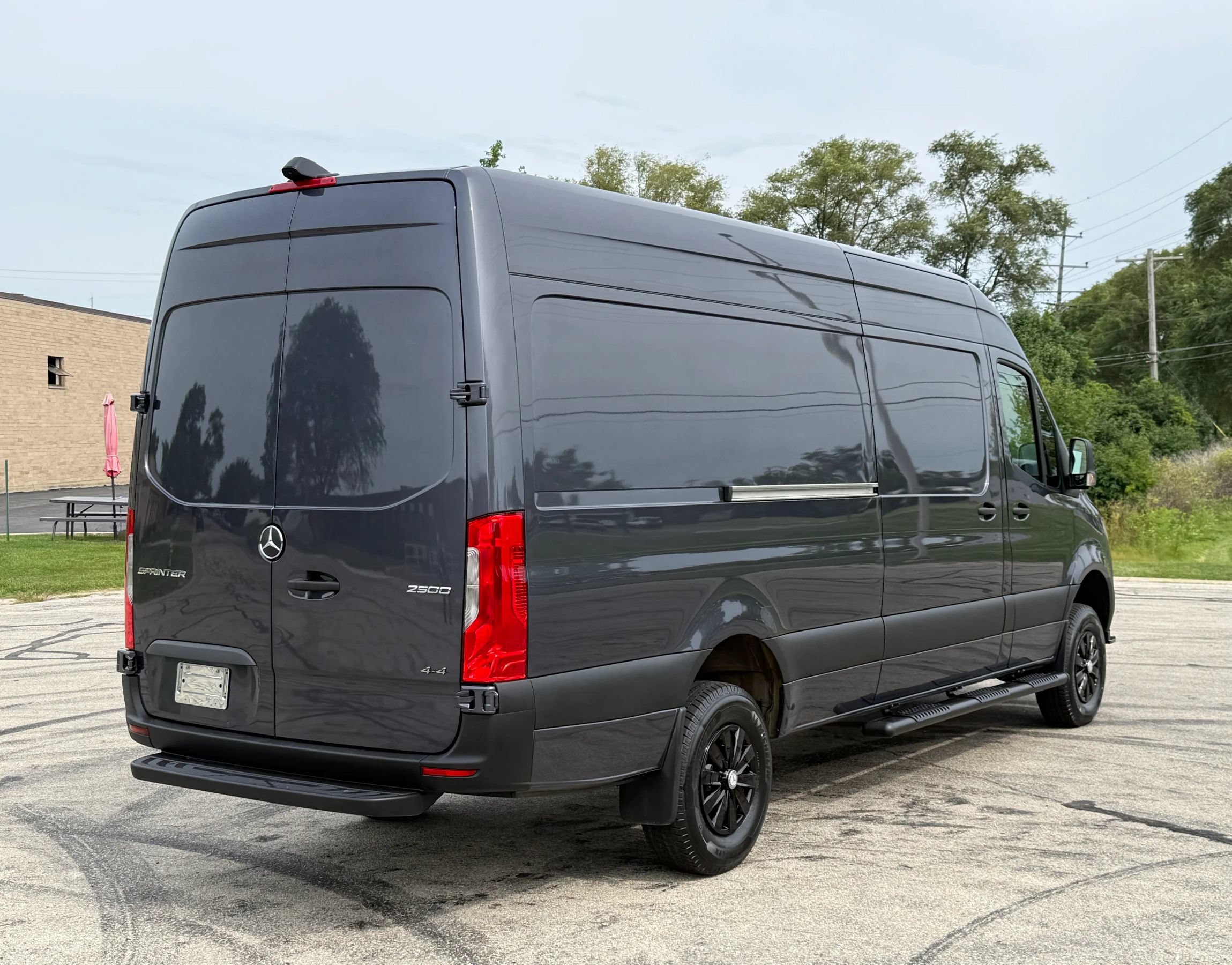 Used 2021 Freightliner Sprinter 2500 AWD/4WD image 4