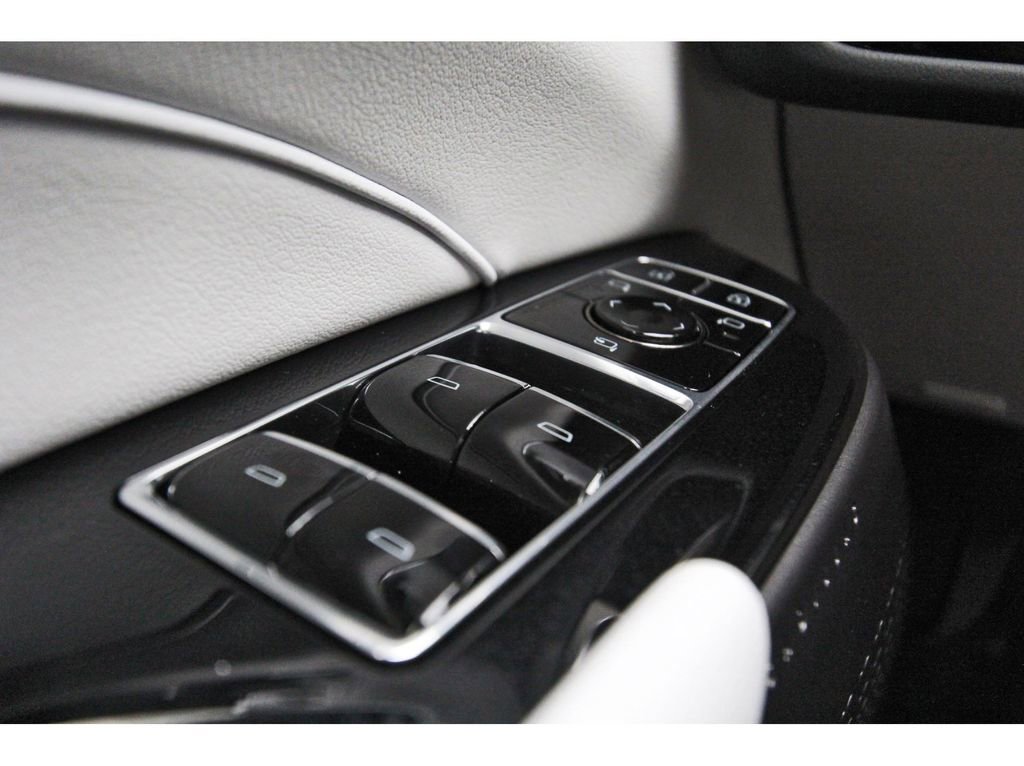 New 2026 Cadillac Lyriq Sport image 15