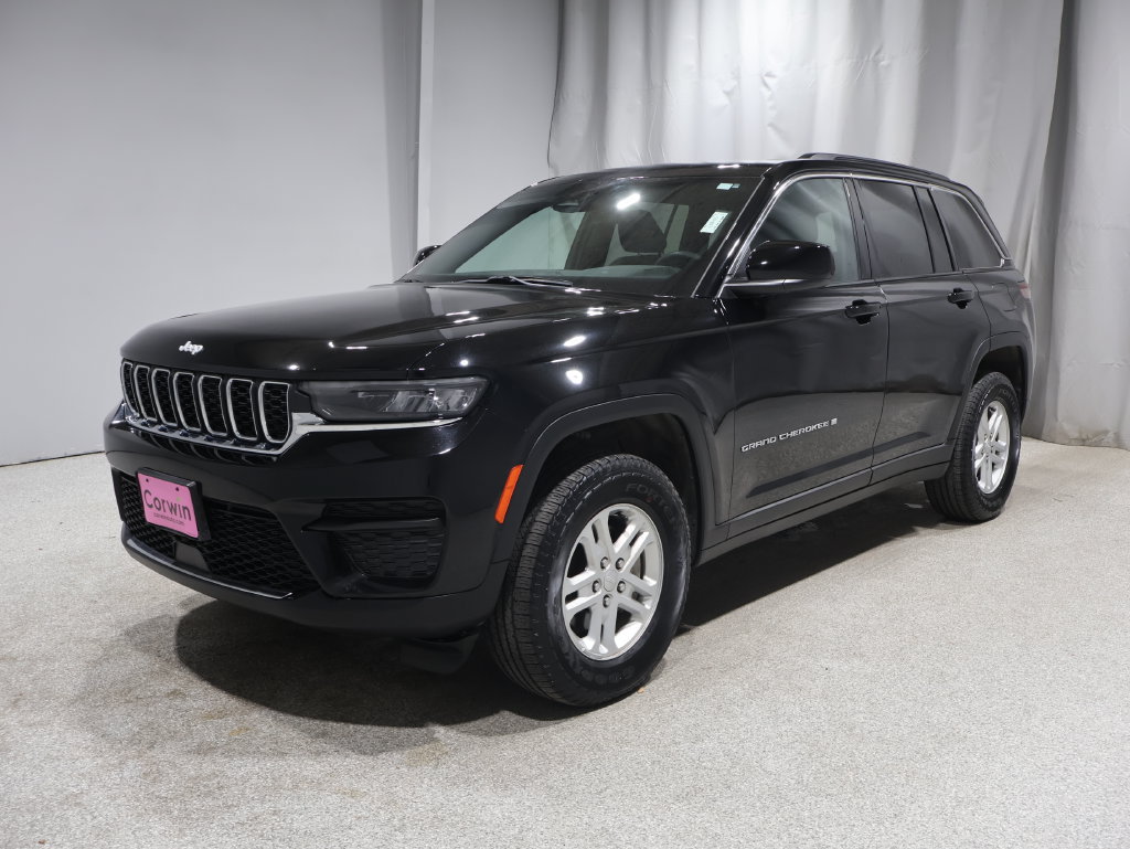 Used 2025 Jeep Grand Cherokee Laredo w/ Luxury Tech Group I AWD/4WD image 5