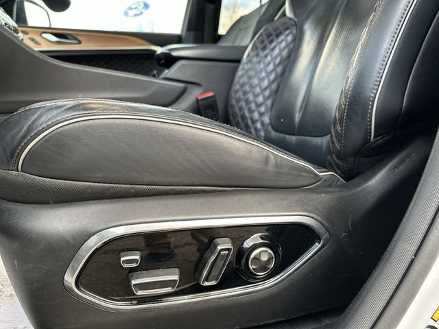 Used 2023 Jeep Grand Cherokee Summit AWD/4WD image 15