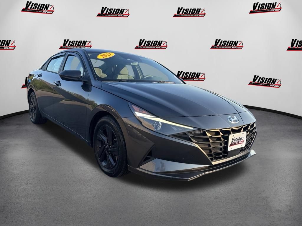 Used 2021 Hyundai Elantra SEL w/ Convenience Package FWD image 3