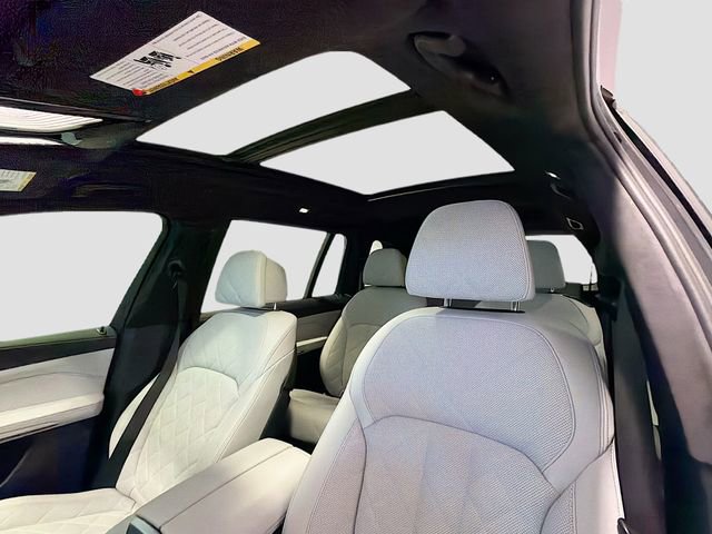 Used 2025 BMW X7 xDrive40i w/ Executive Package image 19