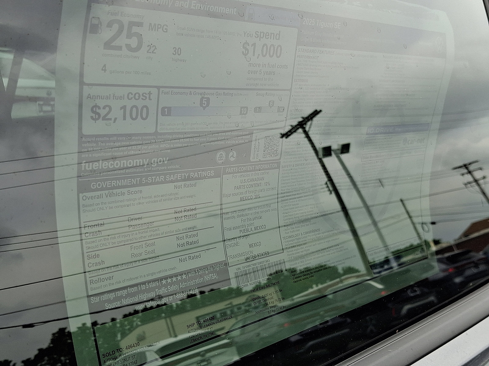 New 2025 Volkswagen Tiguan SE image 12