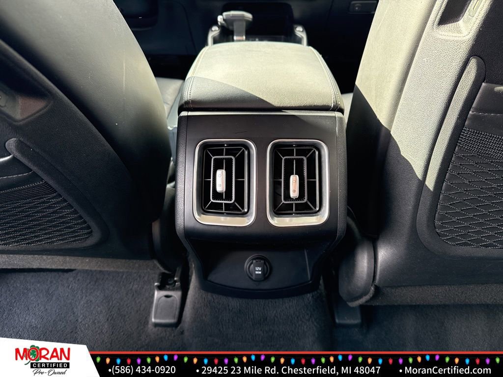 Used 2025 Kia Sorento S image 25