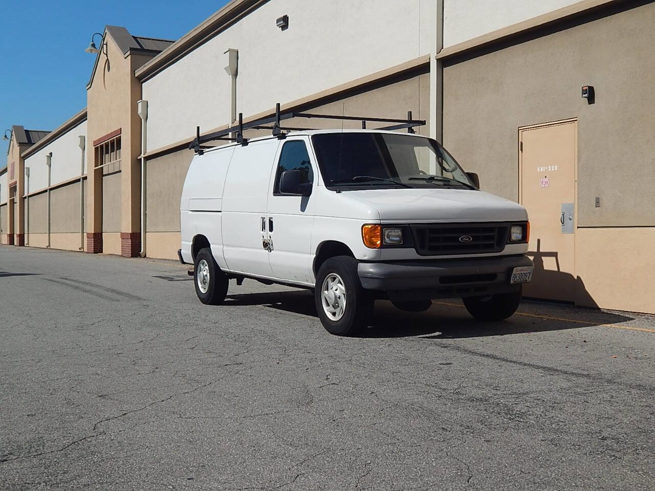 Used 2007 Ford E-250 and Econoline 250 RWD image 1