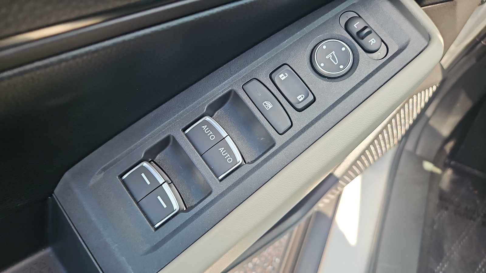 Certified 2025 Honda Accord LX image 15