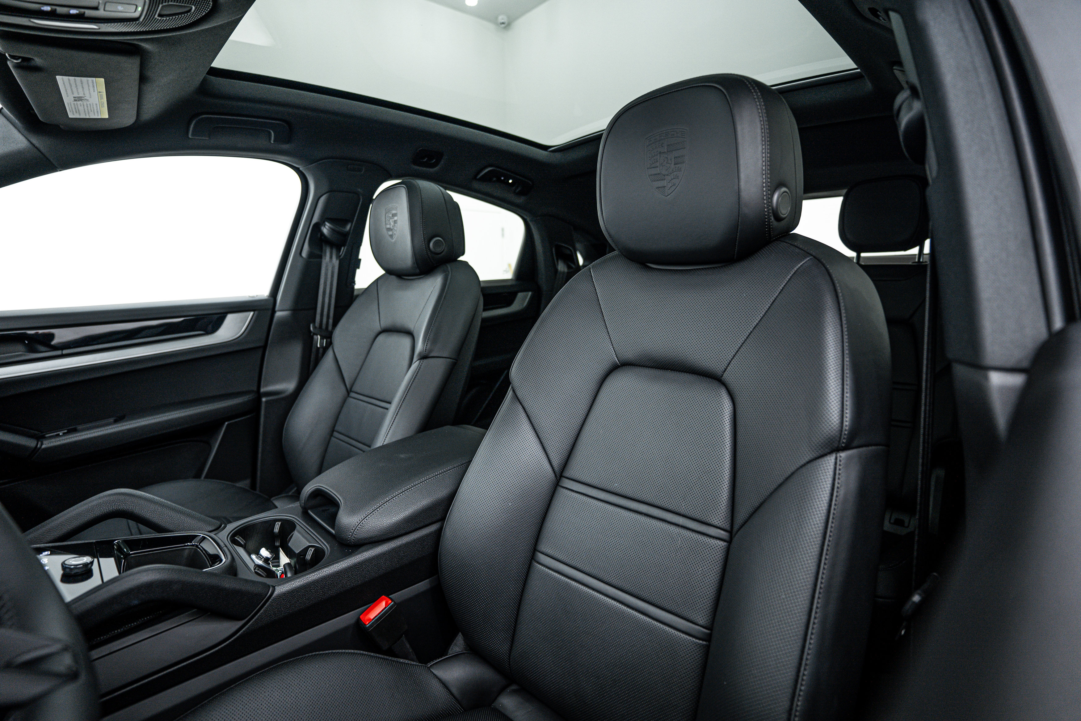 Certified 2025 Porsche Cayenne Coupe image 21