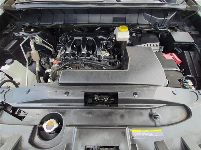 Used 2025 Nissan Pathfinder SV image 23