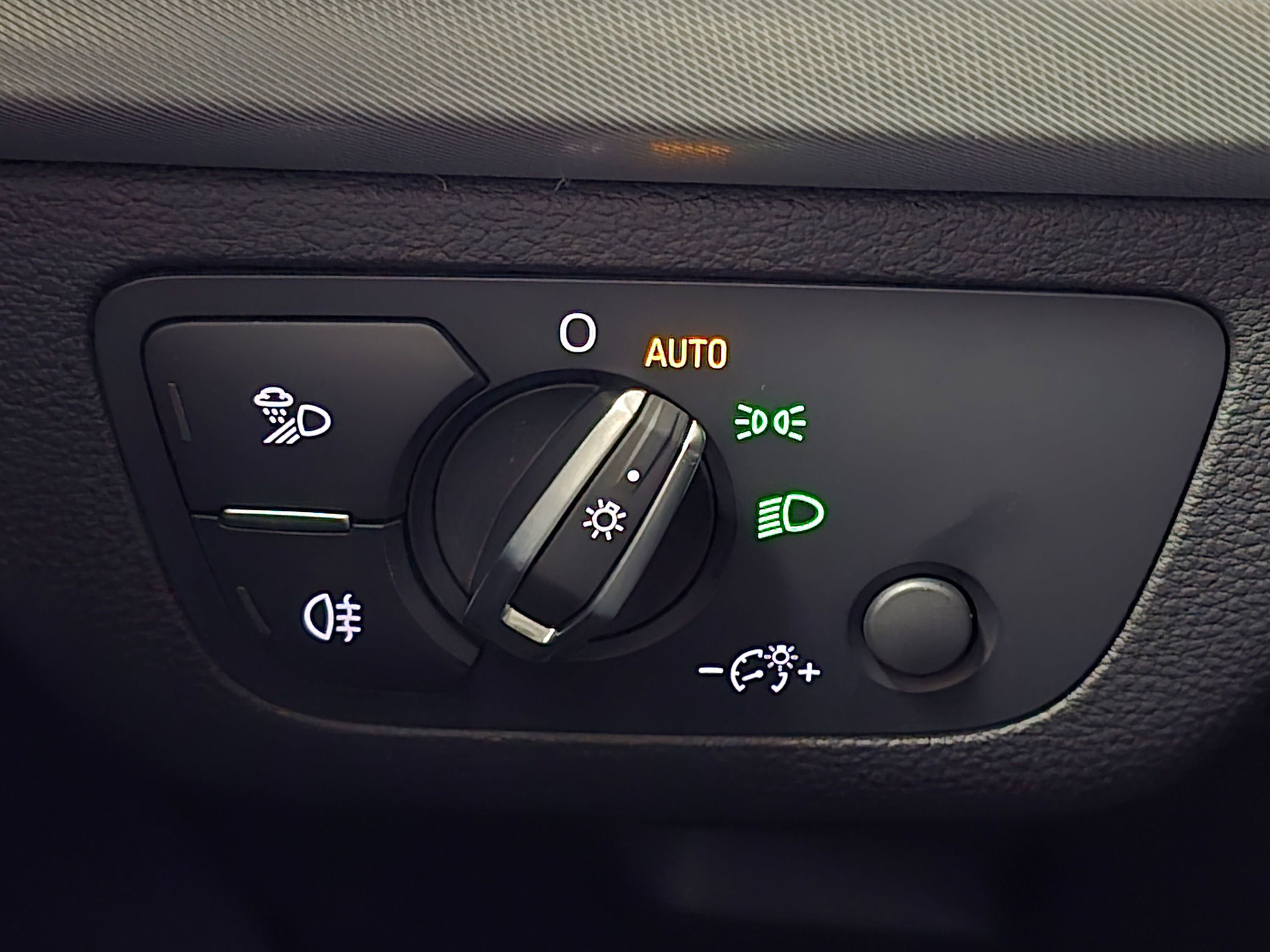 Certified 2025 Audi Q5 2.0T Premium w/ Convenience Plus Package image 25