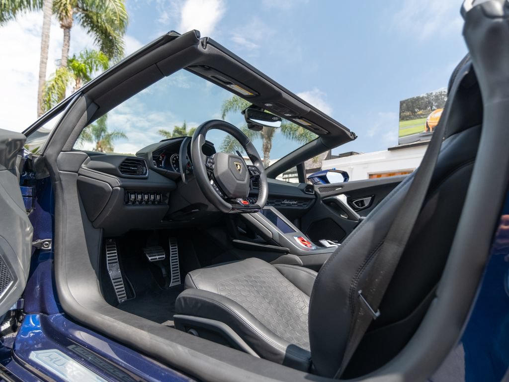 Used 2023 Lamborghini Huracan EVO RWD image 14