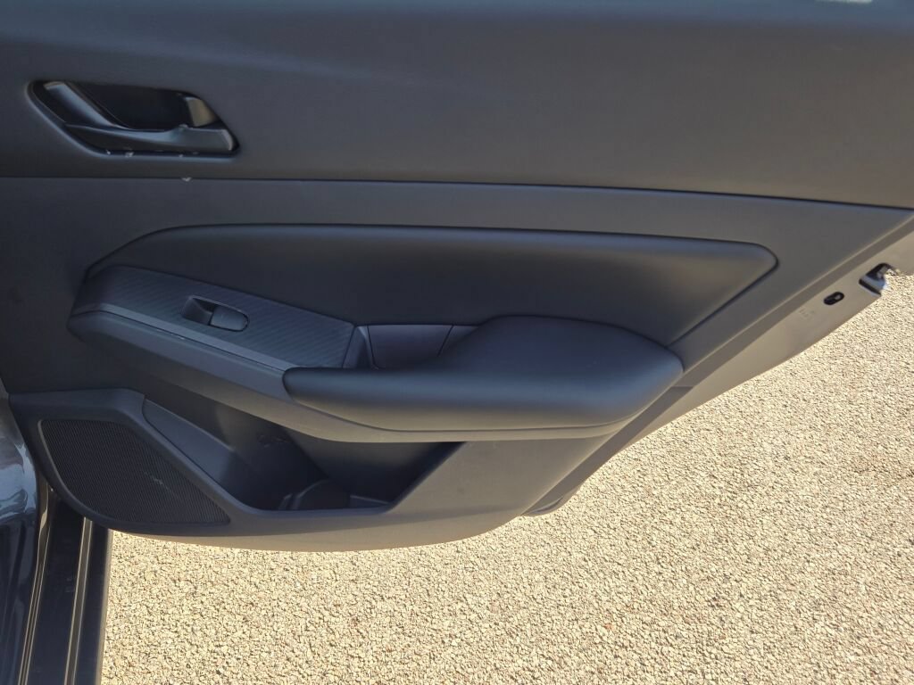 Used 2025 Nissan Altima 2.5 S FWD image 9