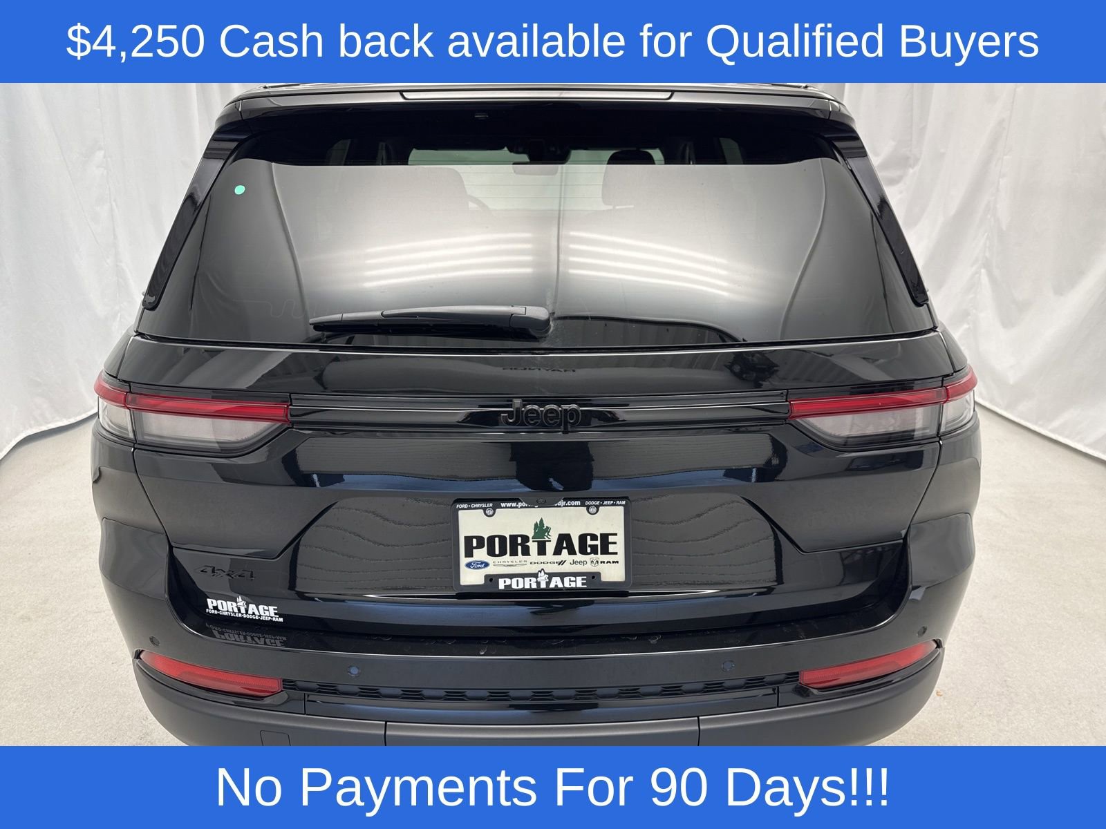 New 2025 Jeep Grand Cherokee Altitude image 4