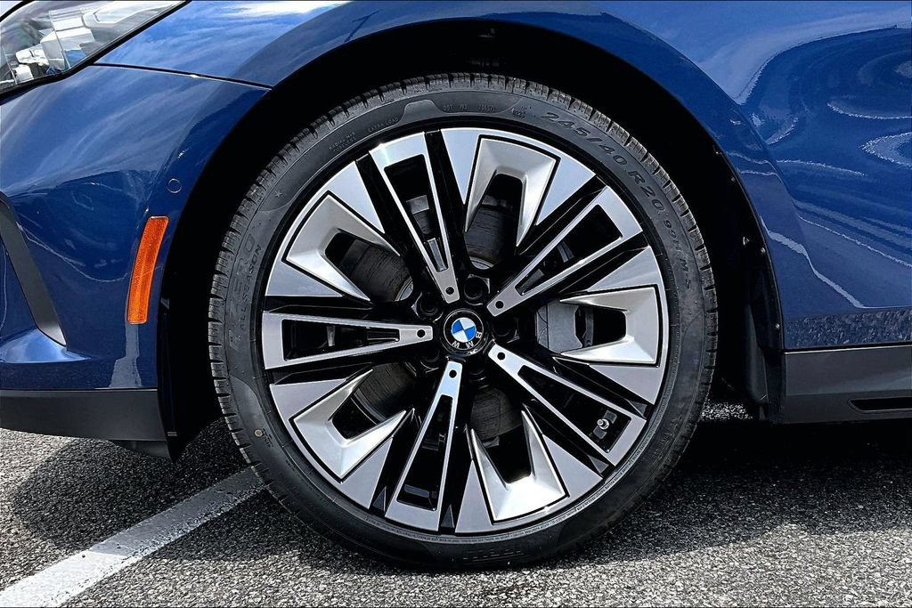 New 2026 BMW 540i xDrive w/ Premium Package AWD/4WD image 10