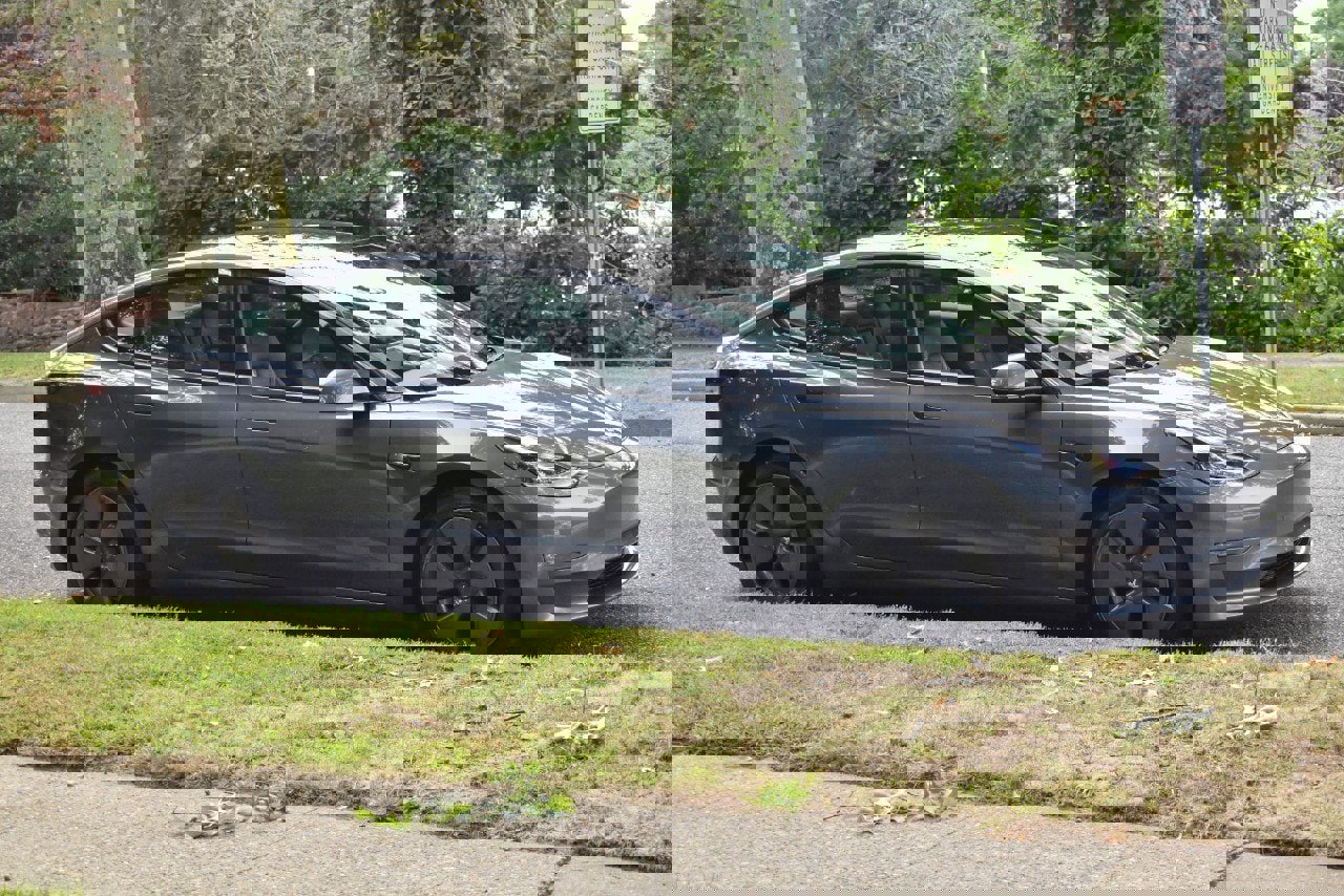 Used 2022 Tesla Model 3 Long Range image 12