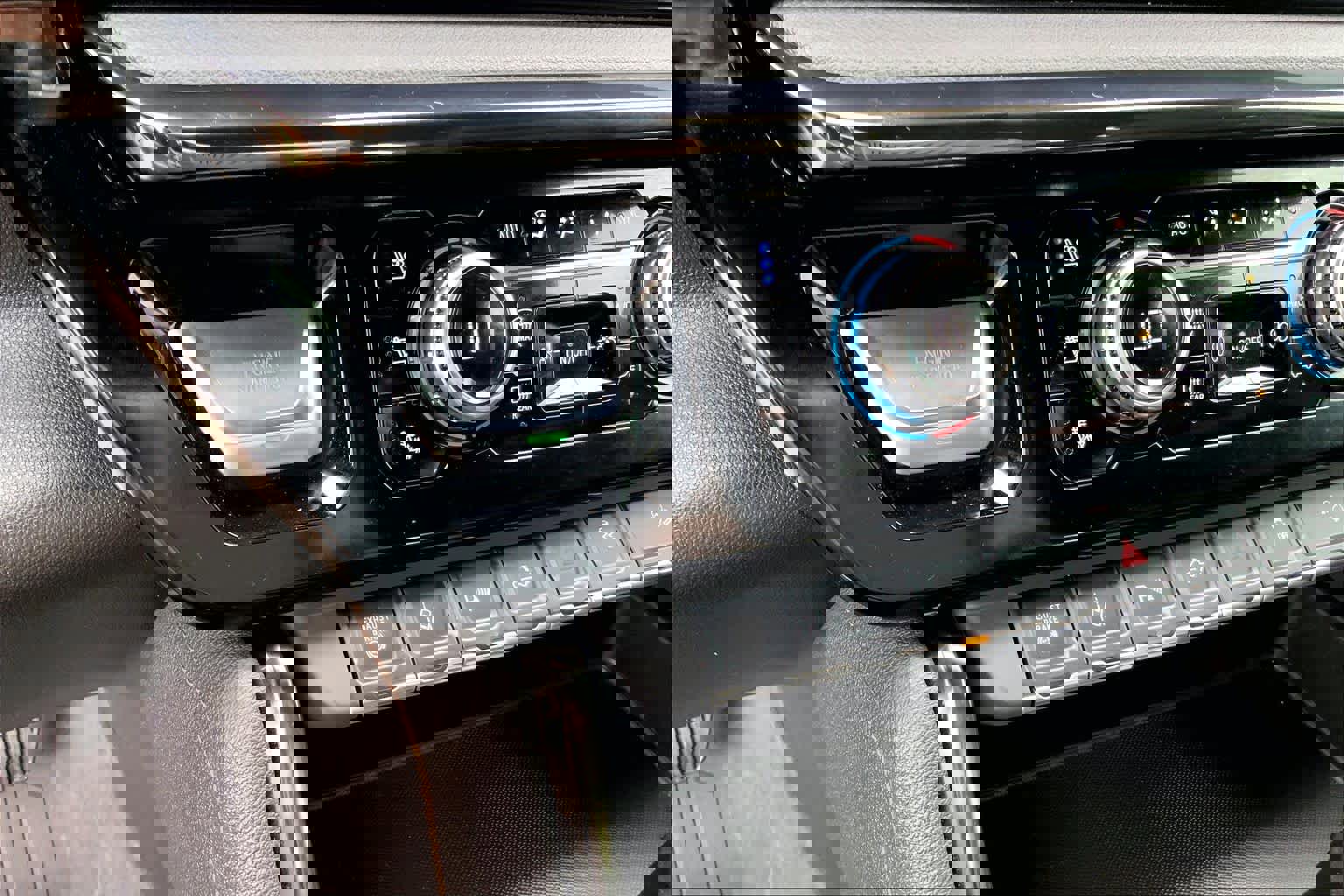 Used 2024 GMC Sierra 2500 AT4 w/ AT4 Premium Plus Package image 32