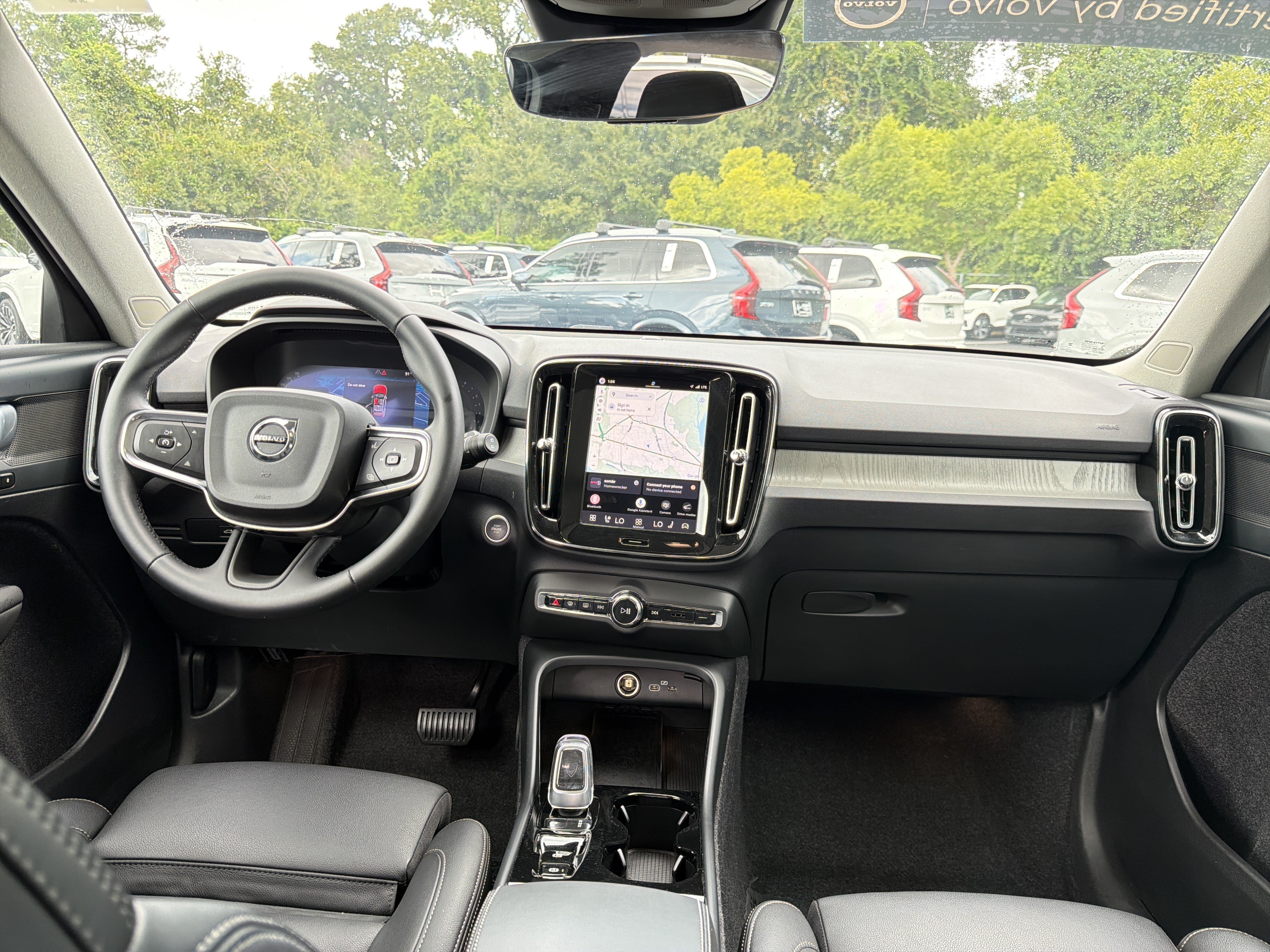 Certified 2026 Volvo XC40 B5 Plus AWD/4WD image 30