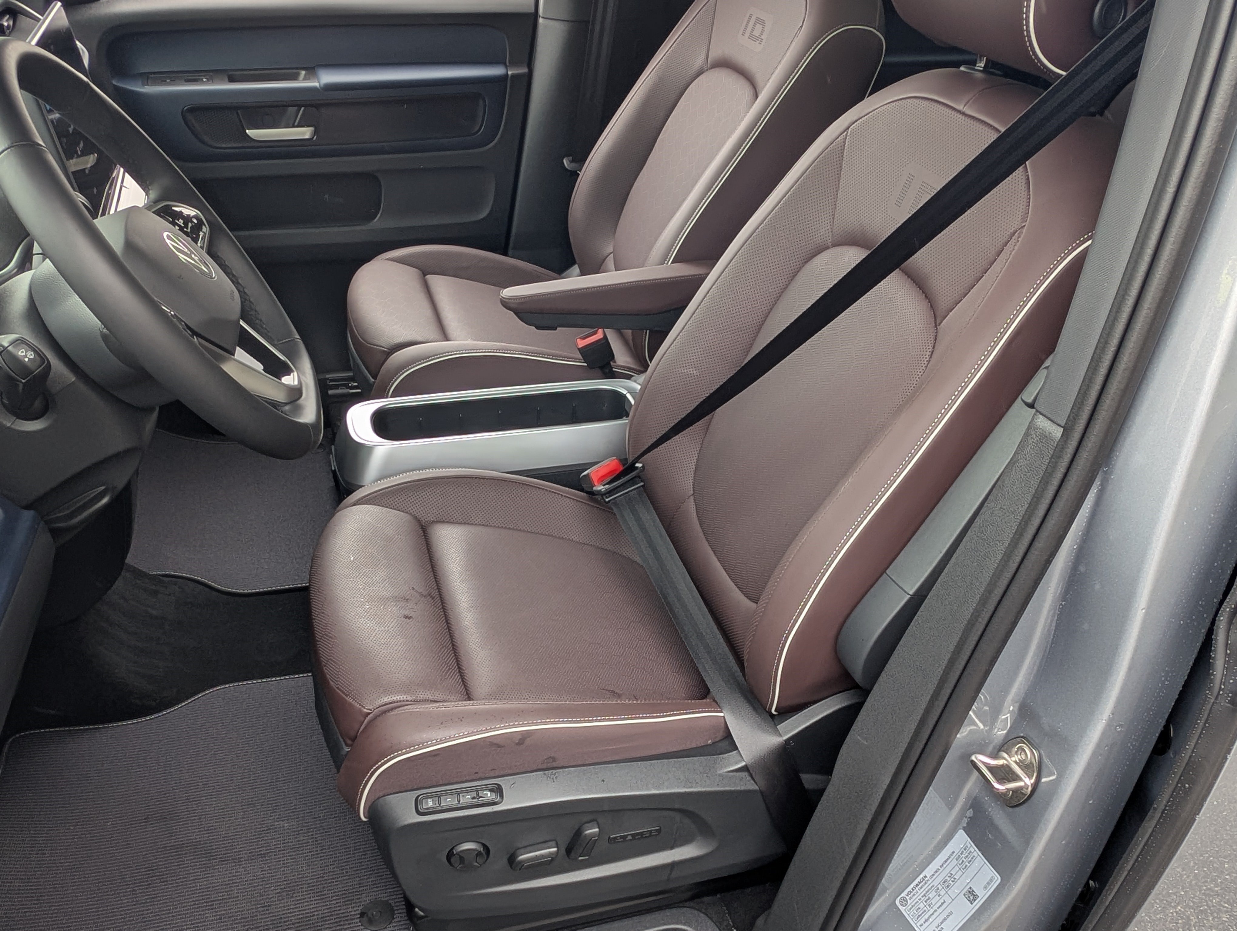 Used 2025 Volkswagen ID. Buzz Pro S Plus RWD image 16