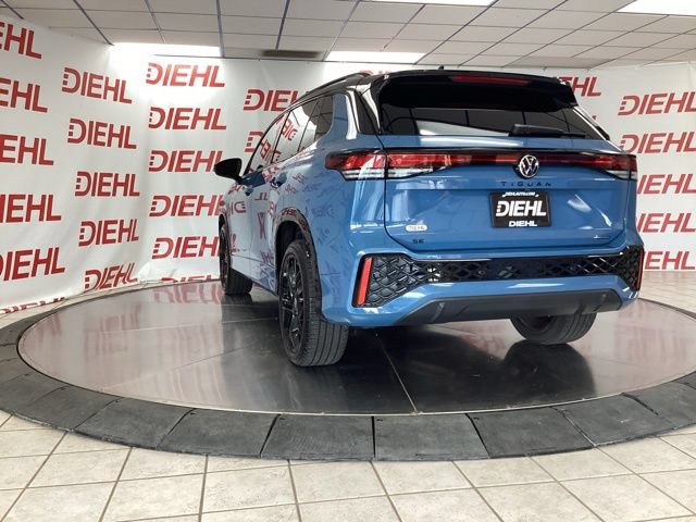 Used 2025 Volkswagen Tiguan SE R-Line AWD/4WD image 5