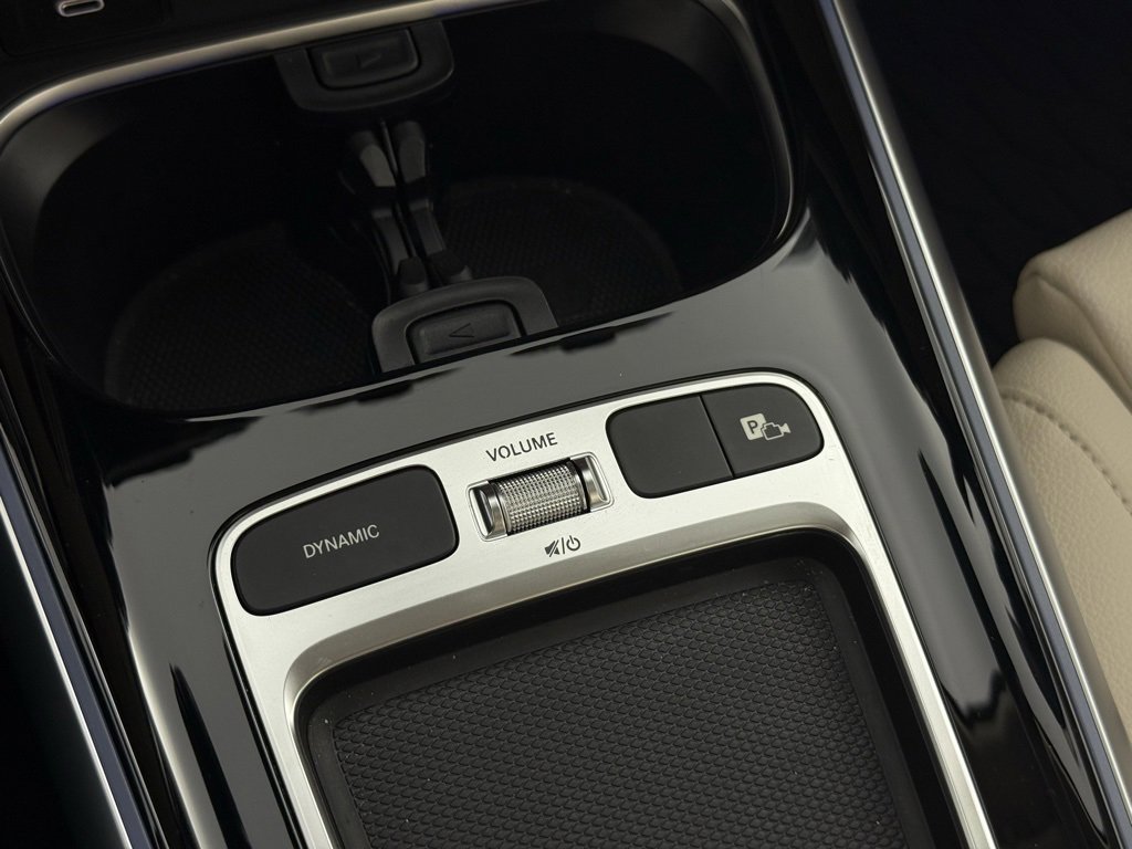 Used 2025 Mercedes-Benz GLB 250 4MATIC image 18